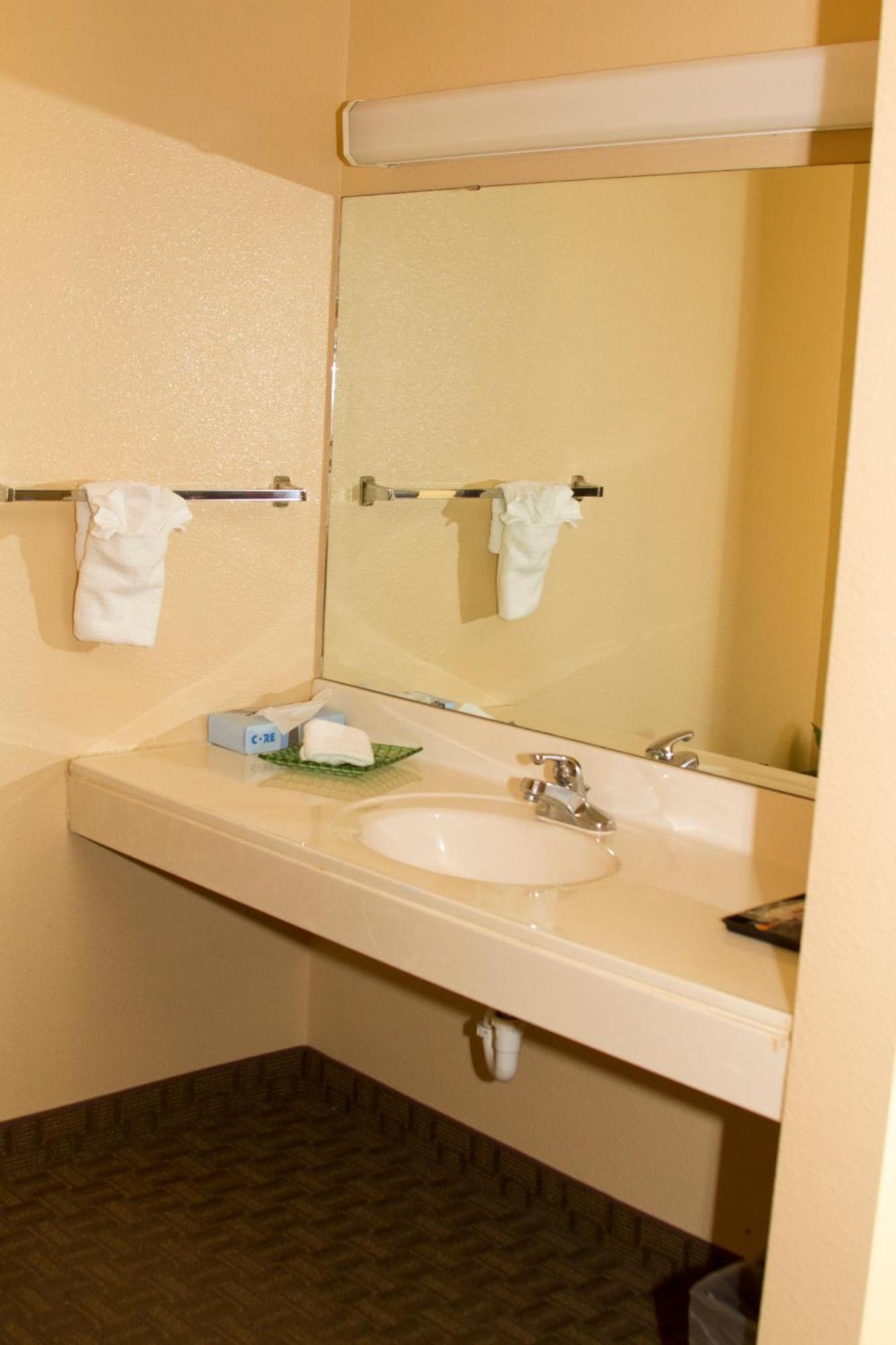 Cottonwood Inn & Suites Phillipsburg Phòng bức ảnh