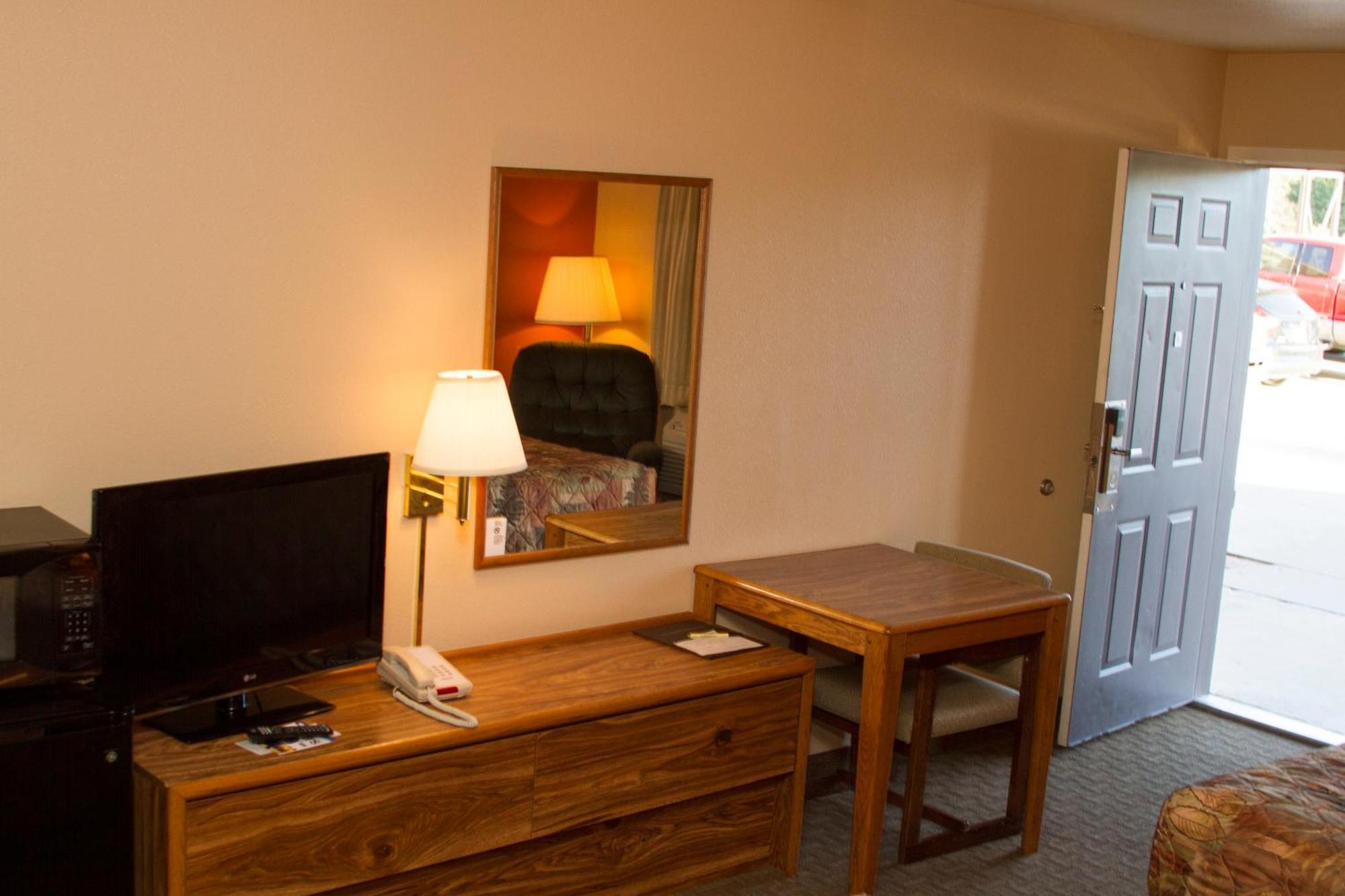 Cottonwood Inn & Suites Phillipsburg Phòng bức ảnh