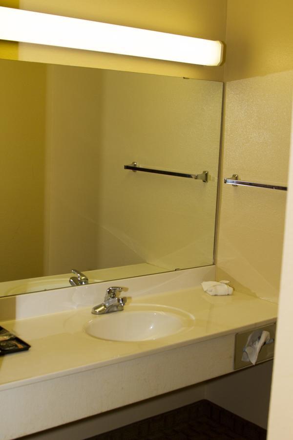 Cottonwood Inn & Suites Phillipsburg Ngoại thất bức ảnh